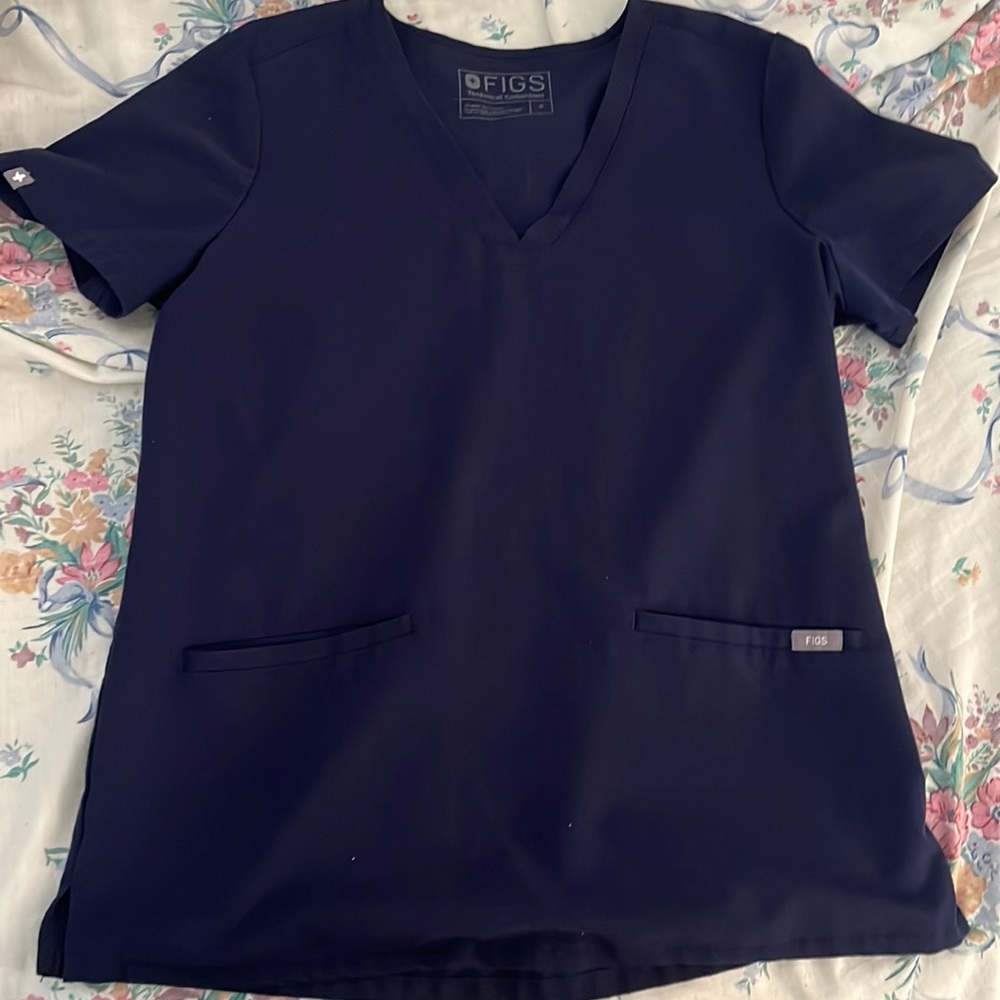 FIGS Casma™ Three-Pocket Navy Small Scrub Top